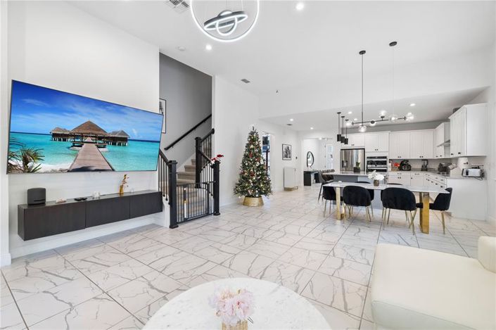 Image No.21-5 Bed House for sale