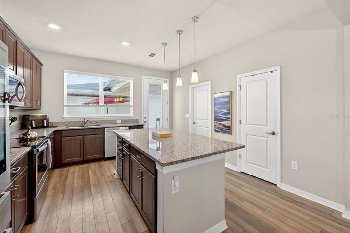 Image No.11-2 Bed Townhouse for sale