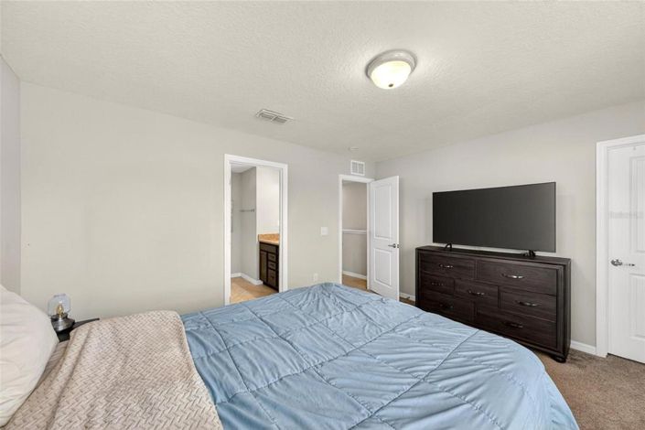 Image No.32-2 Bed Townhouse for sale