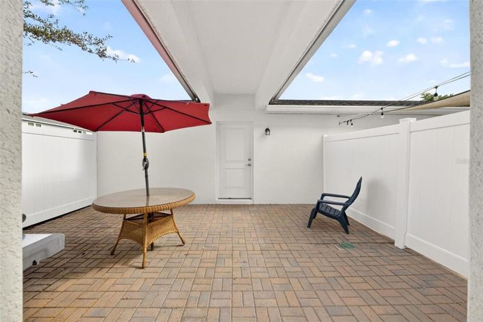 Image No.40-2 Bed Townhouse for sale