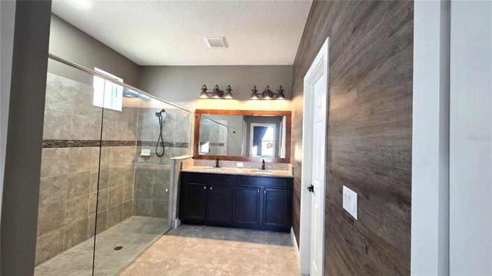 Image No.23-4 Bed House for sale