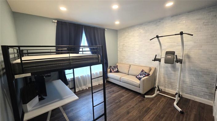 Image No.38-4 Bed House for sale