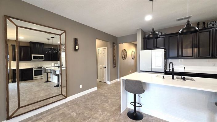 Image No.6-4 Bed House for sale