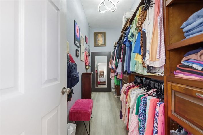 Image No.22-4 Bed House for sale