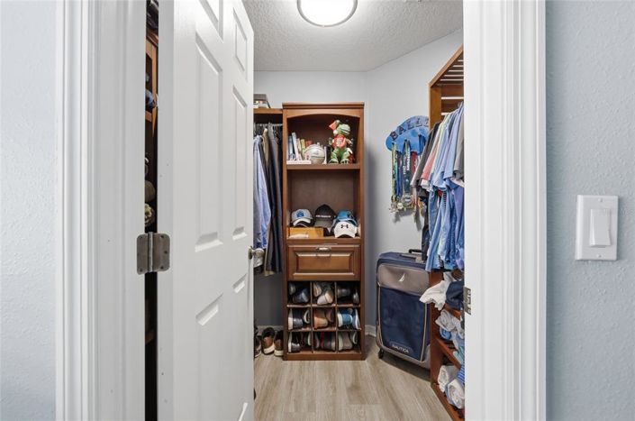 Image No.23-4 Bed House for sale