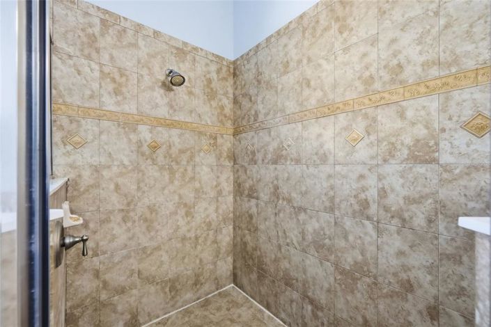 Image No.25-4 Bed House for sale