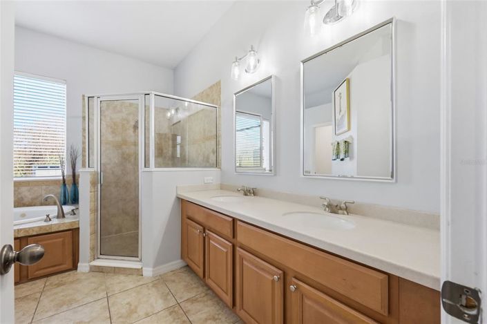 Image No.26-4 Bed House for sale