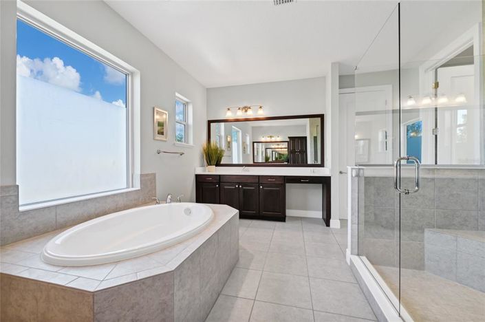 Image No.37-5 Bed House for sale