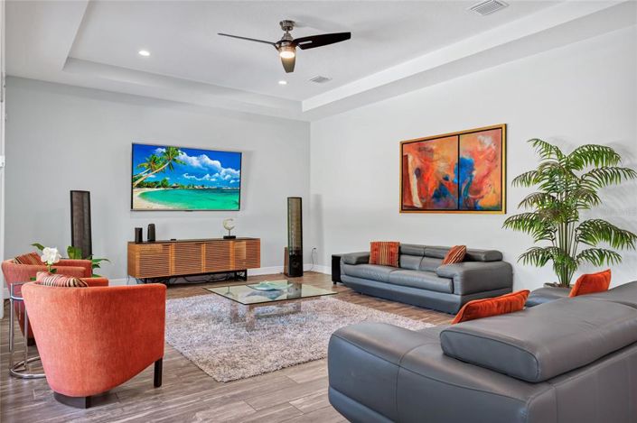 Image No.6-5 Bed House for sale