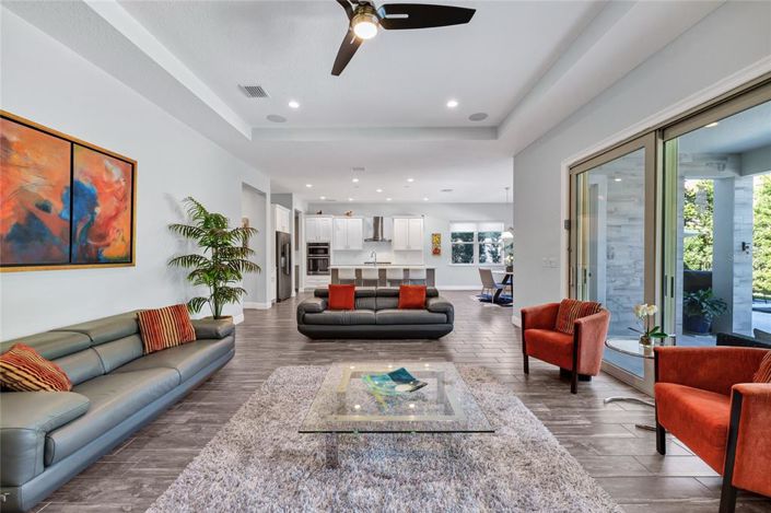 Image No.7-5 Bed House for sale