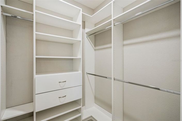 Image No.20-4 Bed House for sale