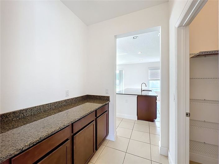 Image No.12-5 Bed House for sale