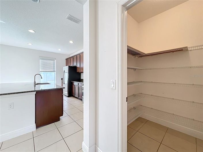 Image No.15-5 Bed House for sale