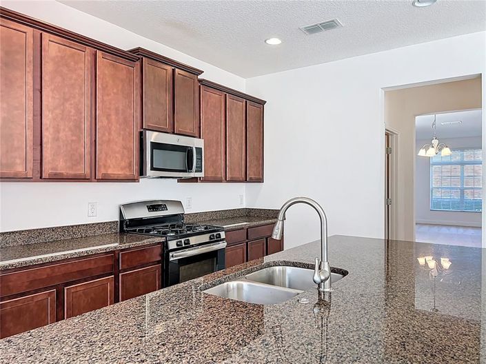 Image No.17-5 Bed House for sale