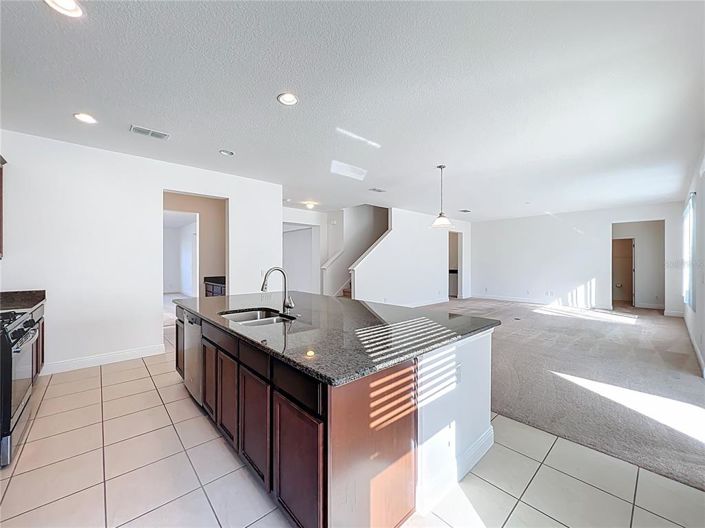 Image No.18-5 Bed House for sale