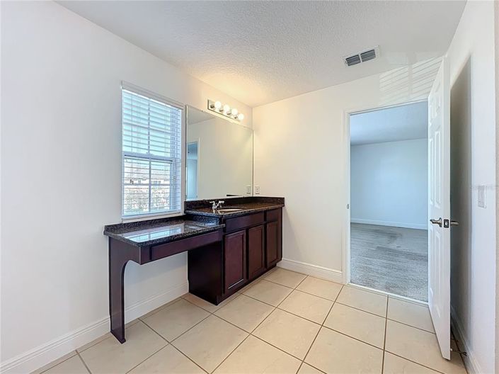 Image No.35-5 Bed House for sale