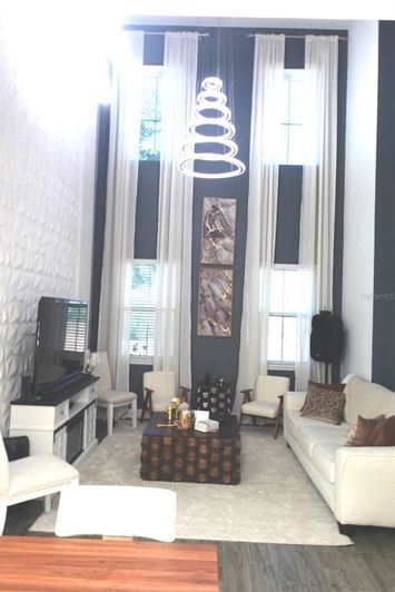 Image No.4-4 Bed Townhouse for sale