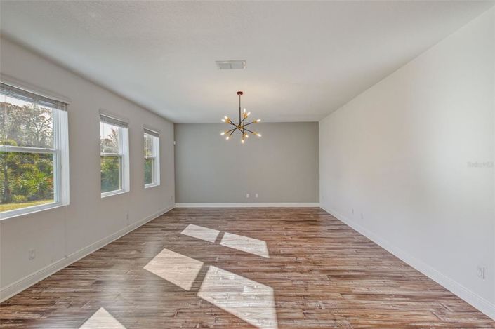 Image No.19-5 Bed House for sale