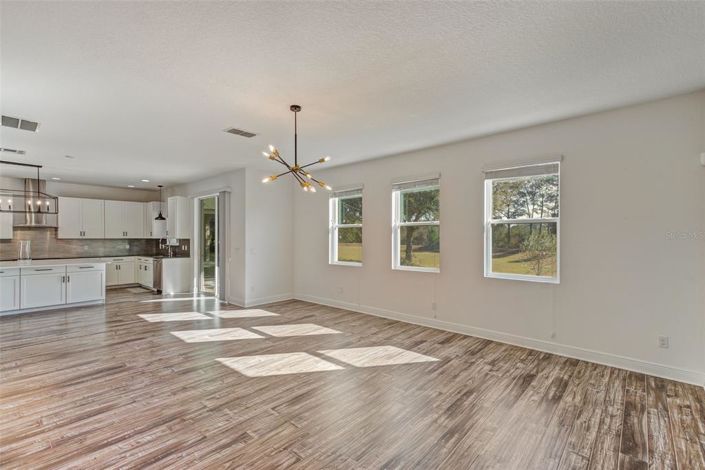 Image No.20-5 Bed House for sale