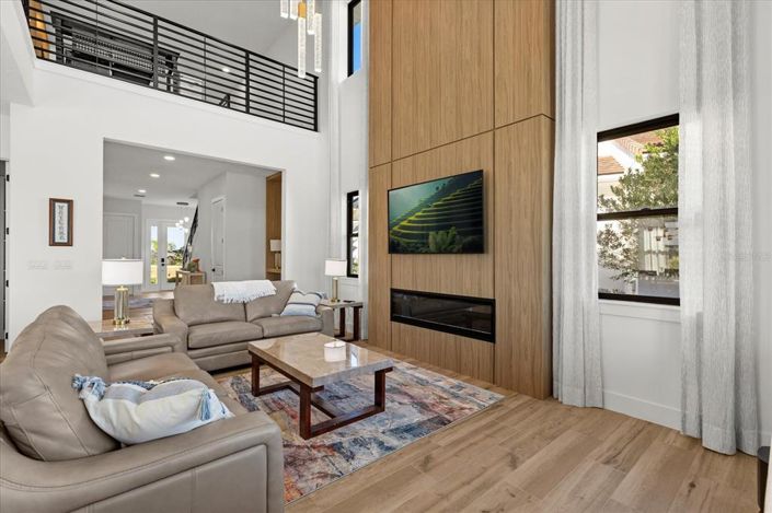 Image No.10-4 Bed House for sale