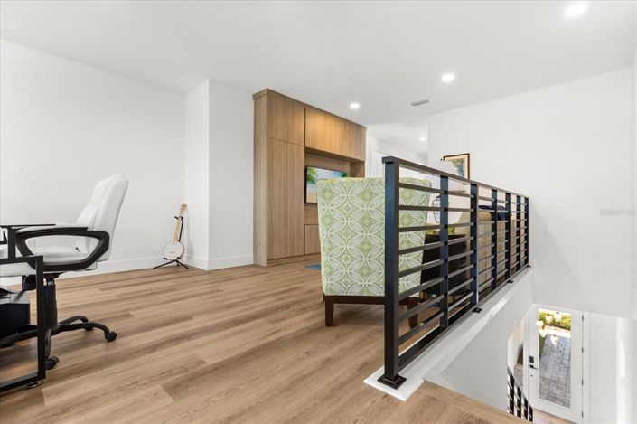 Image No.21-4 Bed House for sale