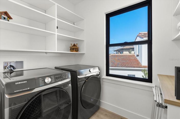 Image No.25-4 Bed House for sale