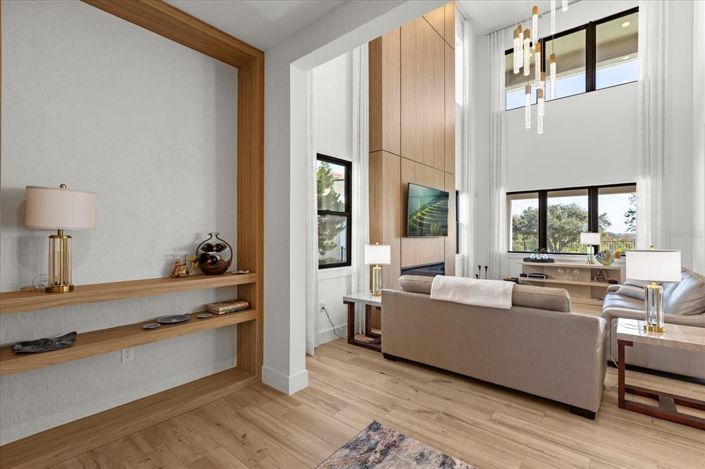 Image No.8-4 Bed House for sale