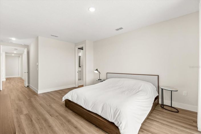 Image No.26-4 Bed House for sale