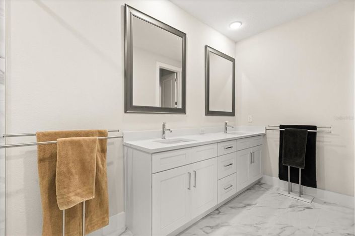 Image No.28-4 Bed House for sale