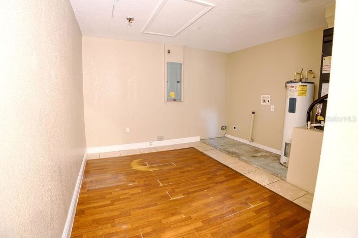 Image No.14-3 Bed House for sale