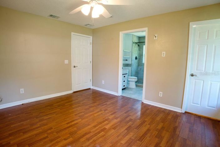 Image No.17-3 Bed House for sale