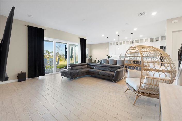 Image No.15-5 Bed House for sale