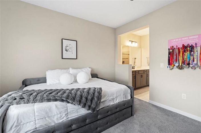 Image No.30-5 Bed House for sale