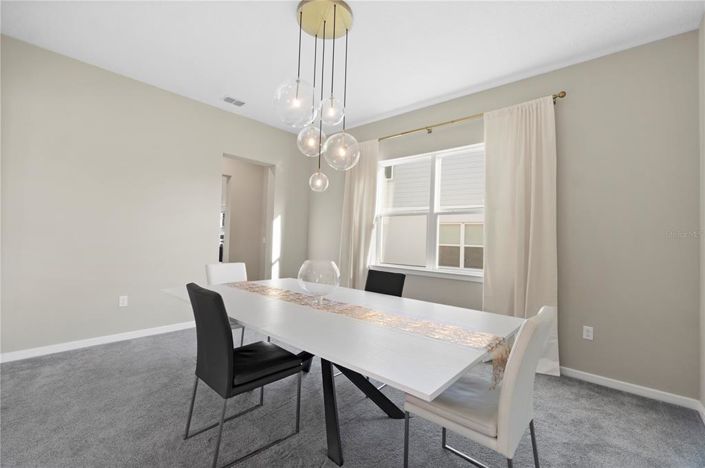 Image No.8-5 Bed House for sale