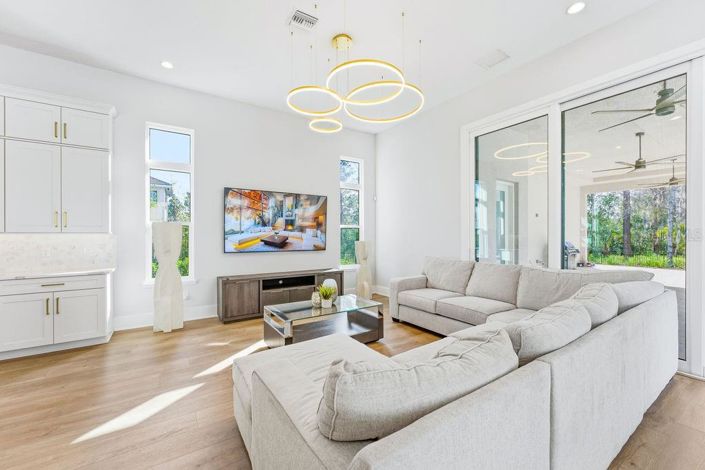 Image No.27-5 Bed House for sale