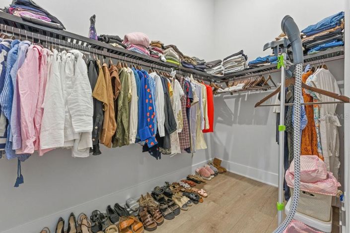 Image No.36-5 Bed House for sale