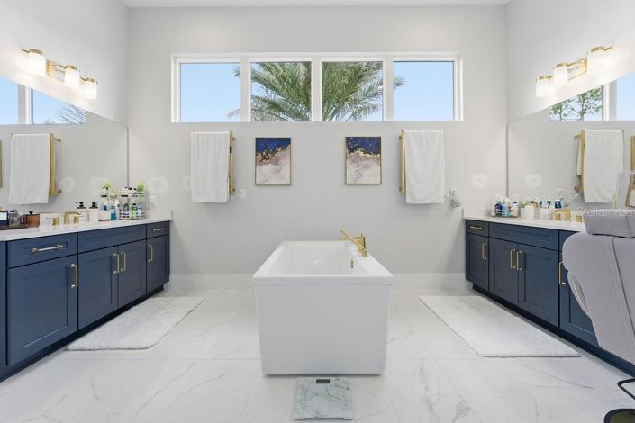 Image No.42-5 Bed House for sale