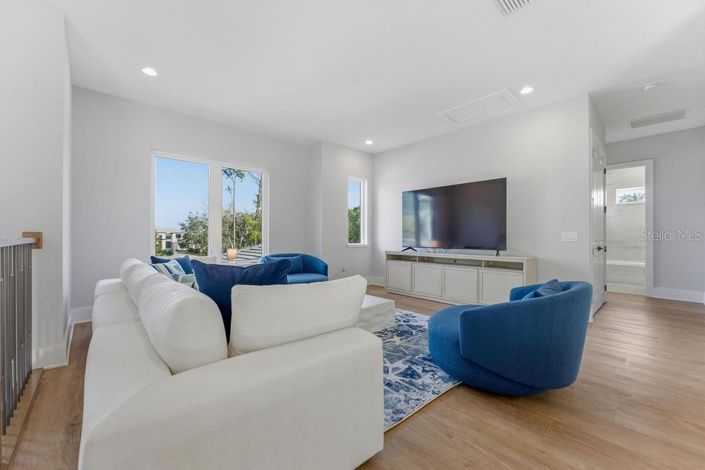 Image No.59-5 Bed House for sale