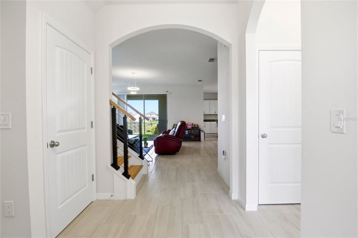 Image No.2-4 Bed House for sale