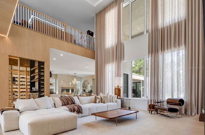 Image No.17-6 Bed House for sale