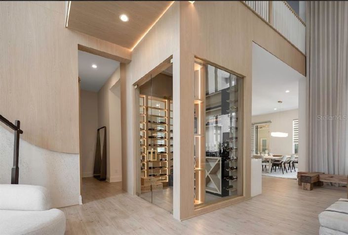 Image No.20-6 Bed House for sale