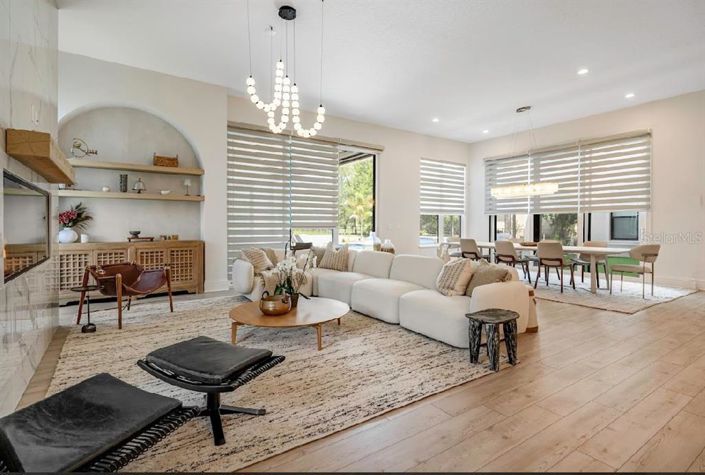 Image No.24-6 Bed House for sale