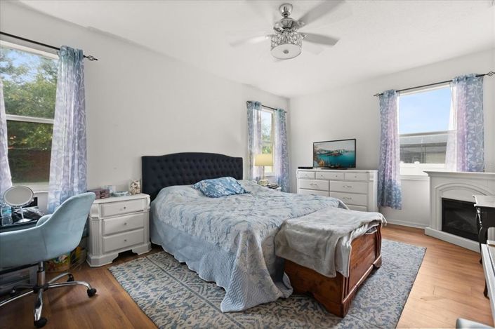 Image No.11-5 Bed House for sale