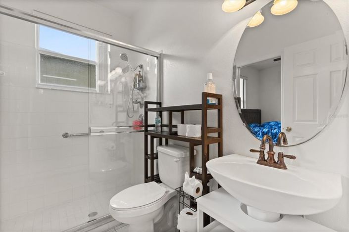 Image No.17-5 Bed House for sale