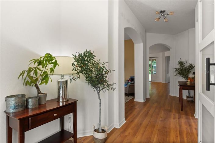 Image No.3-5 Bed House for sale