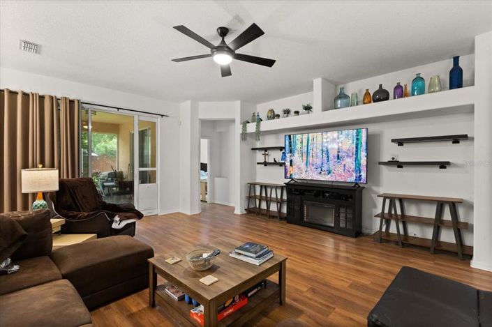 Image No.6-5 Bed House for sale