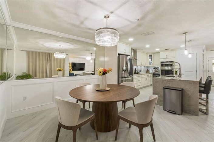 Image No.10-4 Bed Townhouse for sale