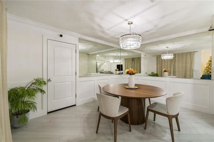 Image No.12-4 Bed Townhouse for sale