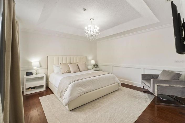 Image No.20-4 Bed Townhouse for sale