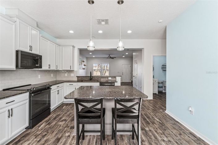 Image No.11-3 Bed Townhouse for sale